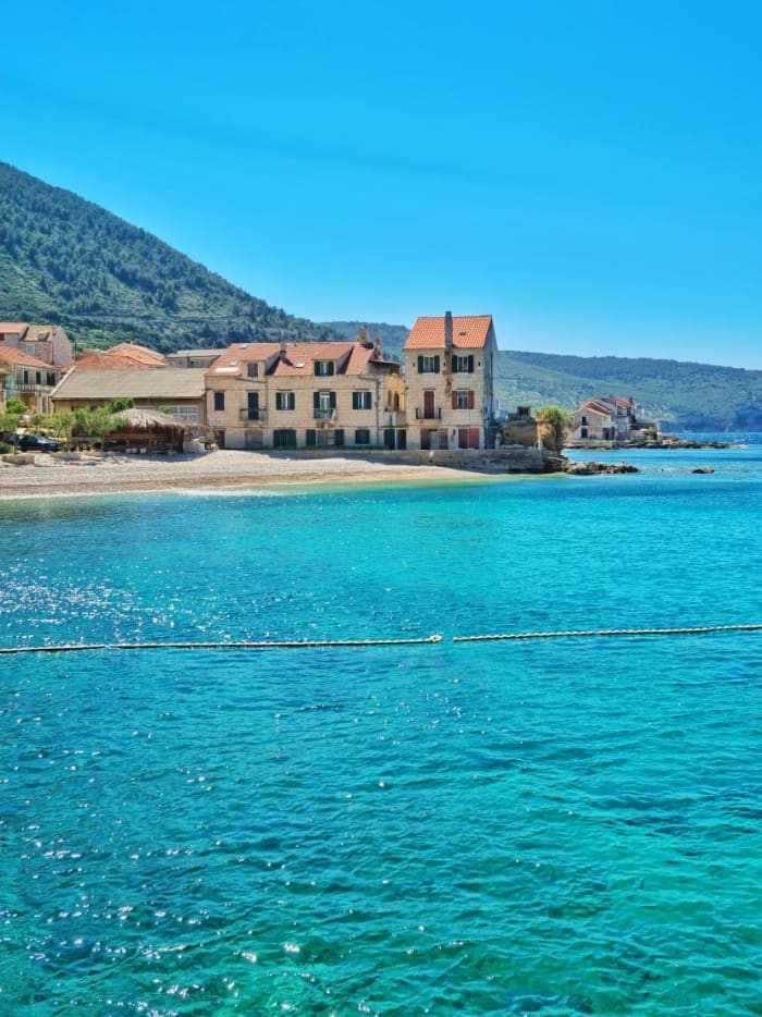Journée complète dans la grotte bleue et 5 destinations incontournables – L'aventure insulaire ultime au départ de Split
