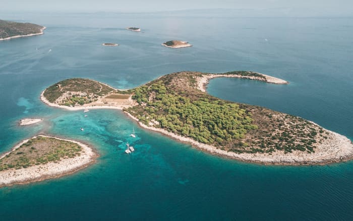 Journée complète dans la grotte bleue et 5 destinations incontournables – L'aventure insulaire ultime au départ de Split