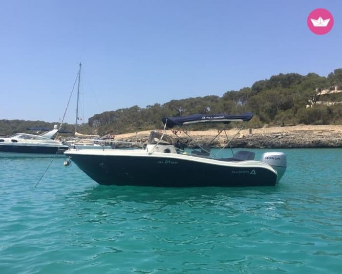 Een dag vol verborgen baaien, zwemplekken en zonovergoten vrijheid in Cala d'Or.