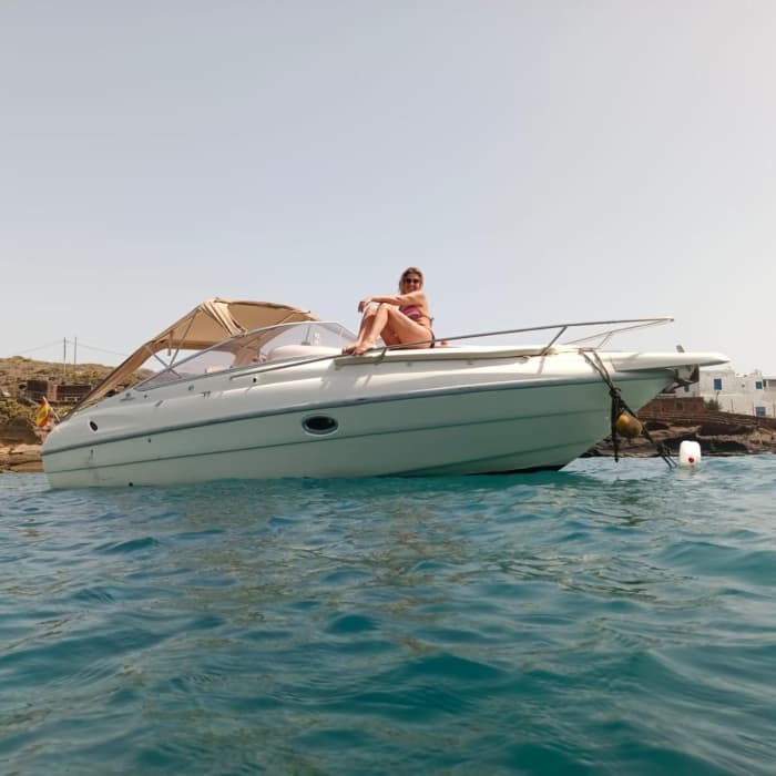 Louez un bateau à moteur pour 3h30 de plaisir