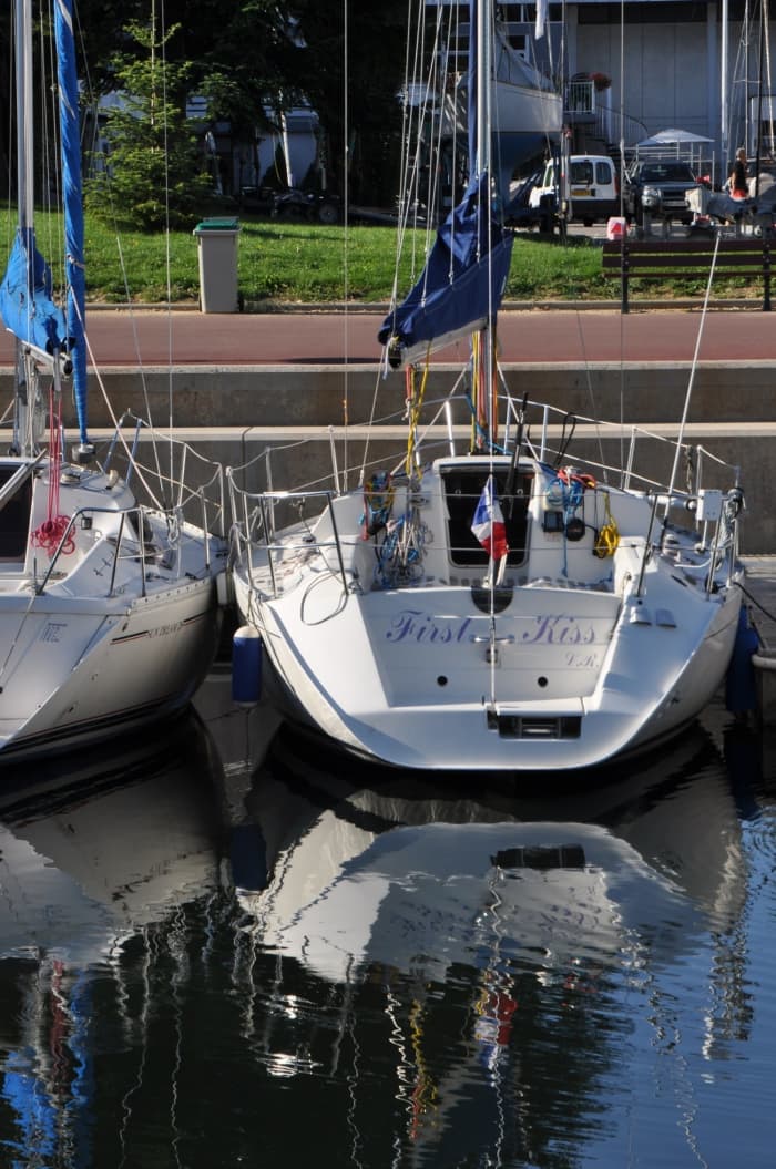 Få varje ögonblick att räknas: En heldag i solen runt Aix-les-Bains på en segelbåt