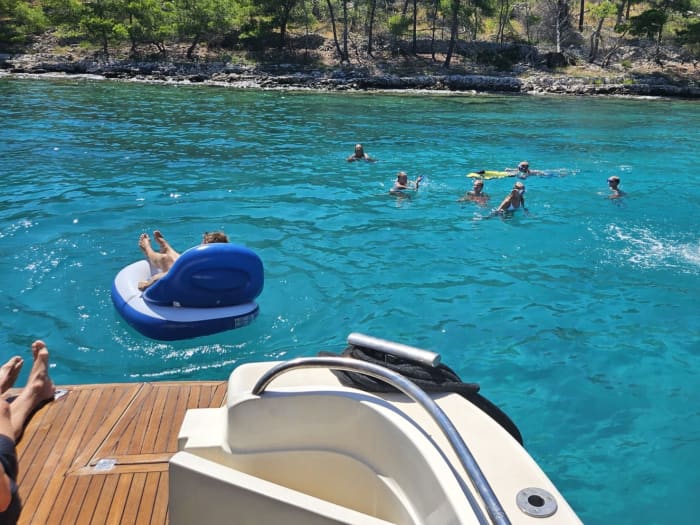 Excursion privée en bateau : Découverte des îles et des criques secrètes de Dalmatie