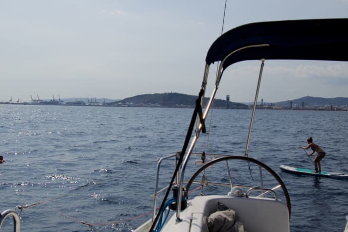 Barcelona by Sea: 2h Sailing Experience with Appetizers