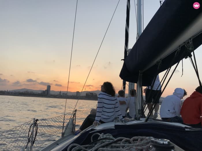 Barcelona by Sea: 2h Sailing Experience with Appetizers