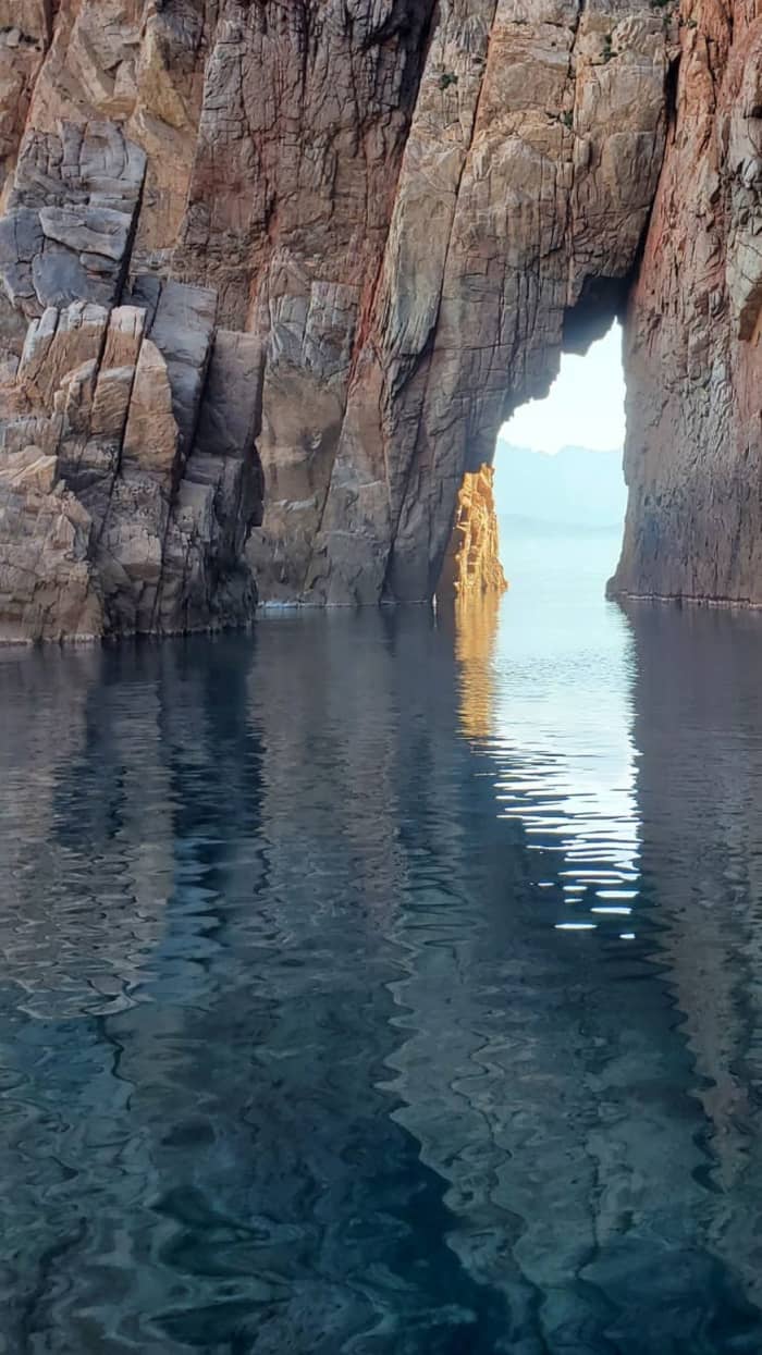 Your private motorboat for a day around Galéria