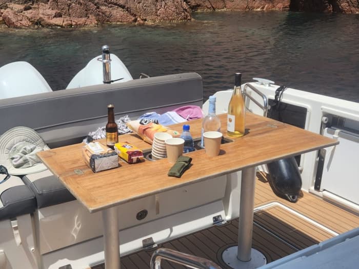 Your private motorboat for a day around Galéria