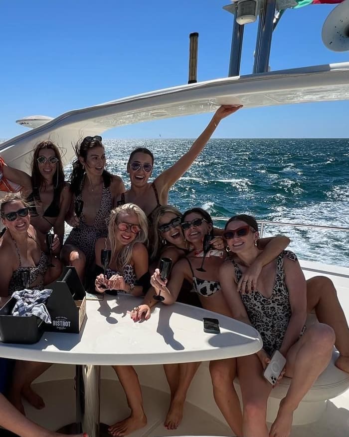 Croisière de luxe de 4 heures en yacht : jet ski (non inclus) et Riviera portugaise