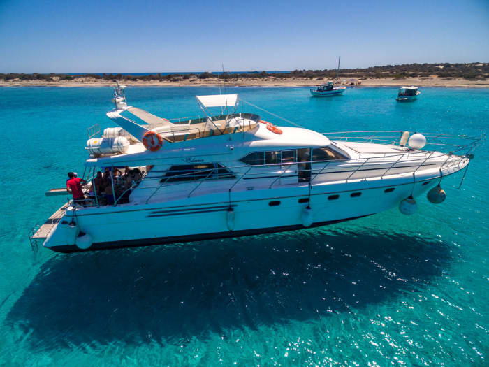 65ft Luxury Motor Yacht Princess Shades Crete
