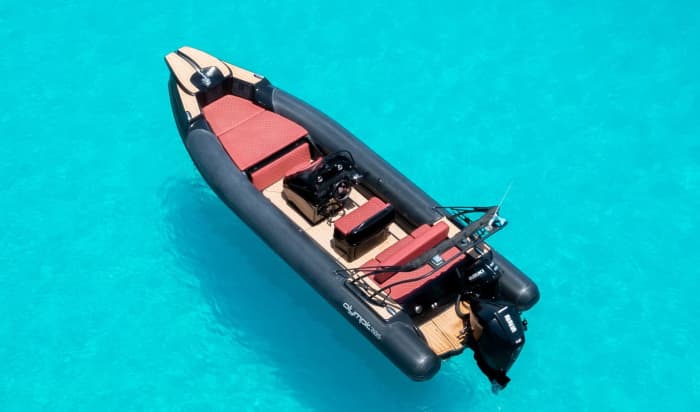 Your day in Paros: Rent a motorboat for 5h of discovery