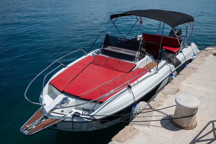 Sumérgete en aguas cristalinas: Un día completo alrededor de Šibenik.