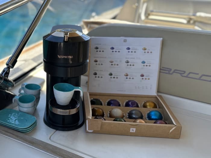 Espresso | An exclusive experience in Menorca aboard an elegant Riva-style yacht