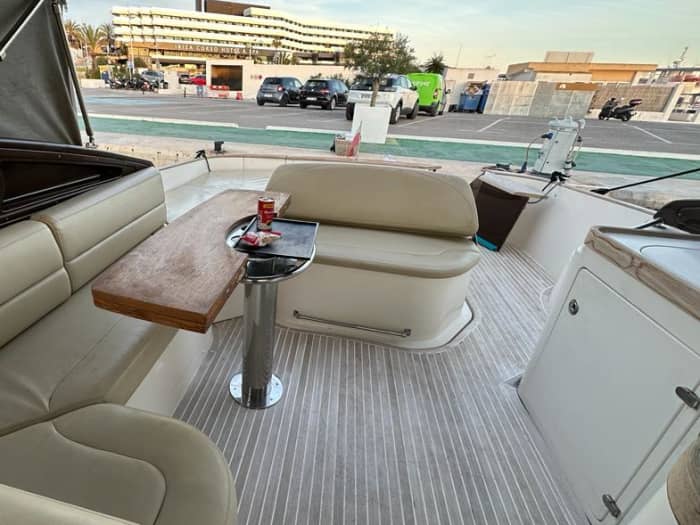 Espresso | An exclusive experience in Menorca aboard an elegant Riva-style yacht