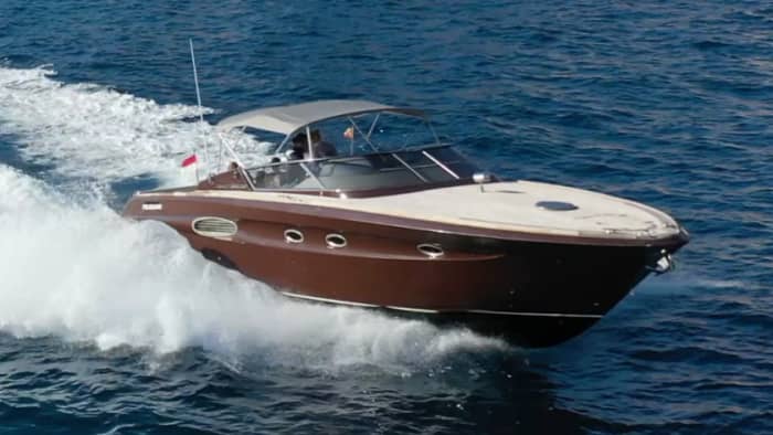 Espresso | An exclusive experience in Menorca aboard an elegant Riva-style yacht