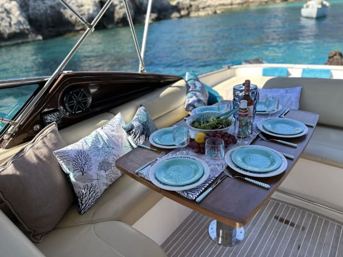 Espresso | An exclusive experience in Menorca aboard an elegant Riva-style yacht