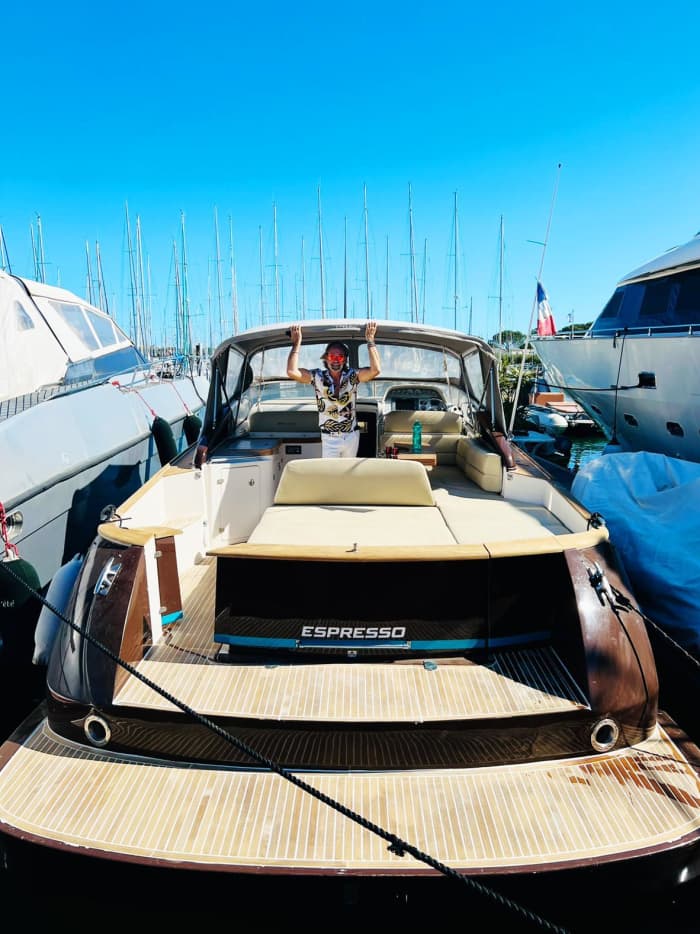 Espresso | An exclusive experience in Menorca aboard an elegant Riva-style yacht
