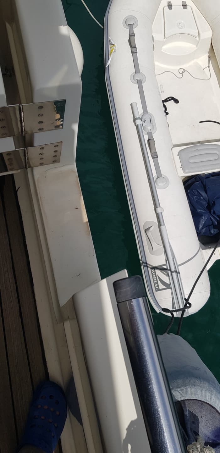 Entdecken Sie La Spezia in 9 Stunden: ein luxuriöses Erlebnis an Bord einer Motoryacht, ab 2000 Euro pro Tag, für bis zu sechs Personen, der Preis sinkt mit zunehmender Buchungsdauer.