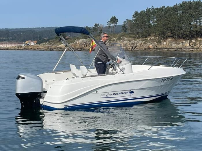 Half-day Ribeira, Galicia discovery: Your short escape on a motorboat