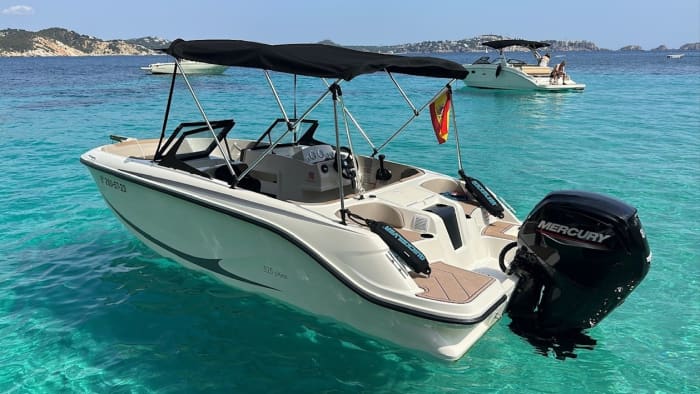 Ontdek de kust van Santa Ponsa: een complete dagtocht aan boord van een motorboot