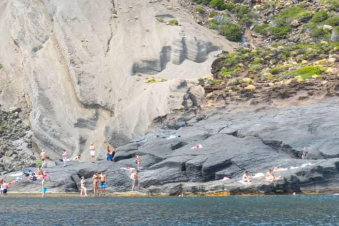 Le luxe réinventé à Pantelleria : une journée inoubliable sur un yacht à moteur