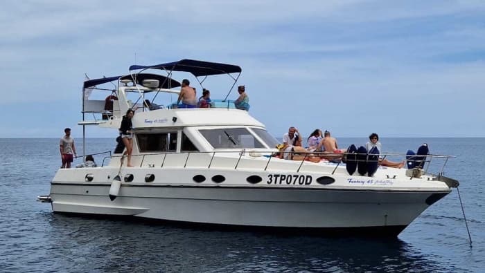 Le luxe réinventé à Pantelleria : une journée inoubliable sur un yacht à moteur