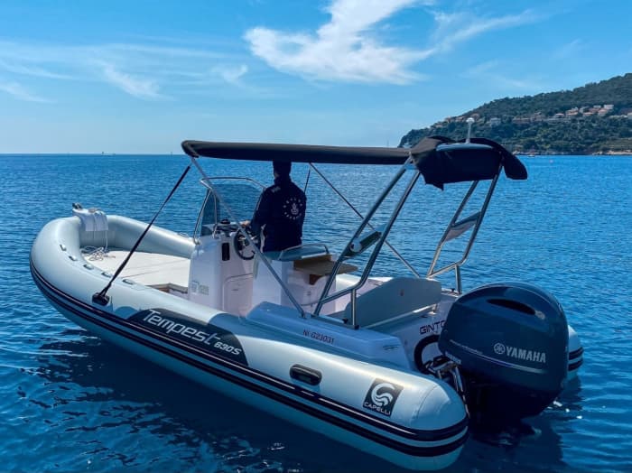 Découvrez Algajola lors d'une excursion d'une journée en bateau à moteur.