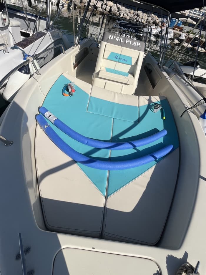 Une journée à Salerne sur un bateau à moteur