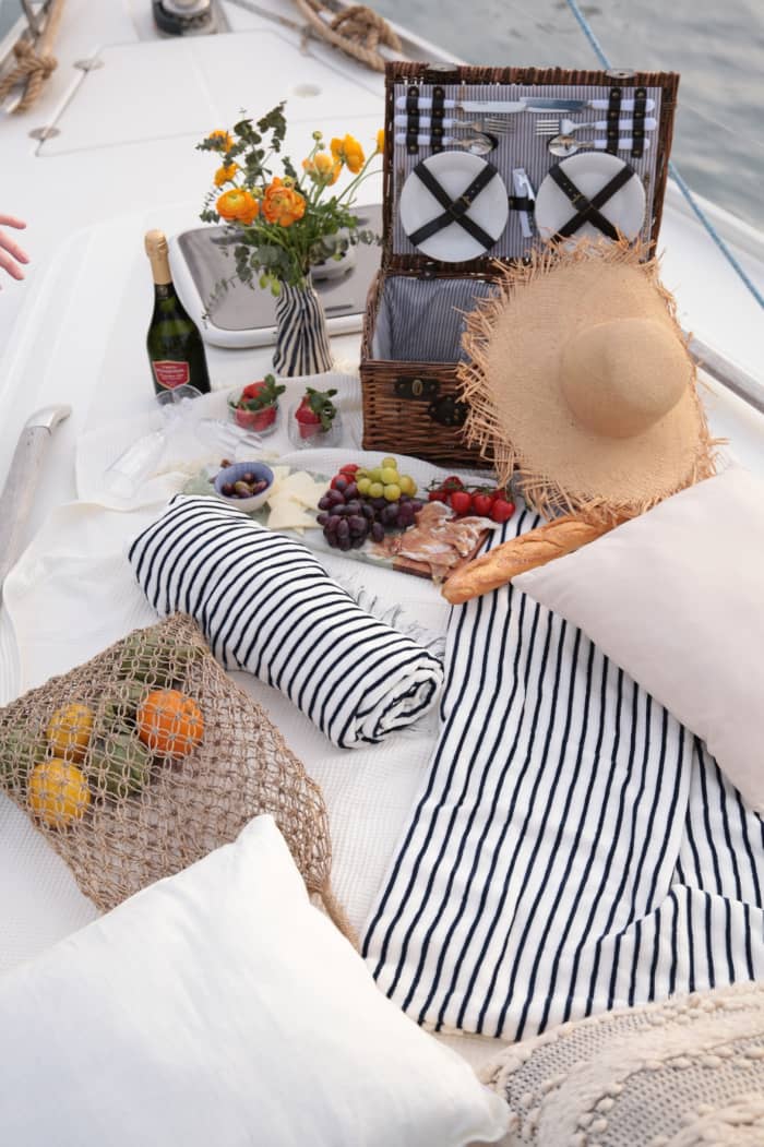 Full-day sailing experience in Barcelona