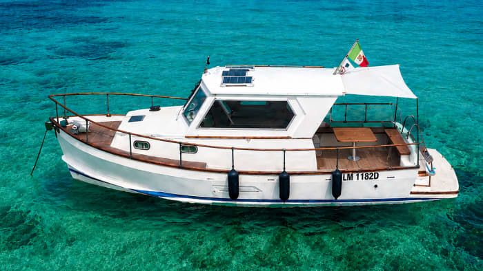 Tavolara Smart Experience: Sea, relaxation, and a two-course seafood lunch