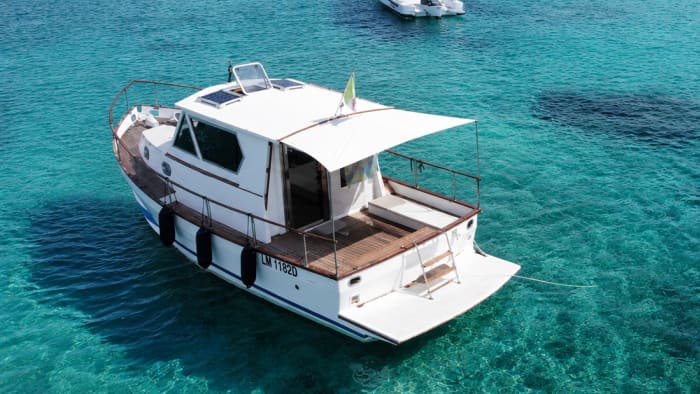 Tavolara Smart Experience: Sea, relaxation, and a two-course seafood lunch