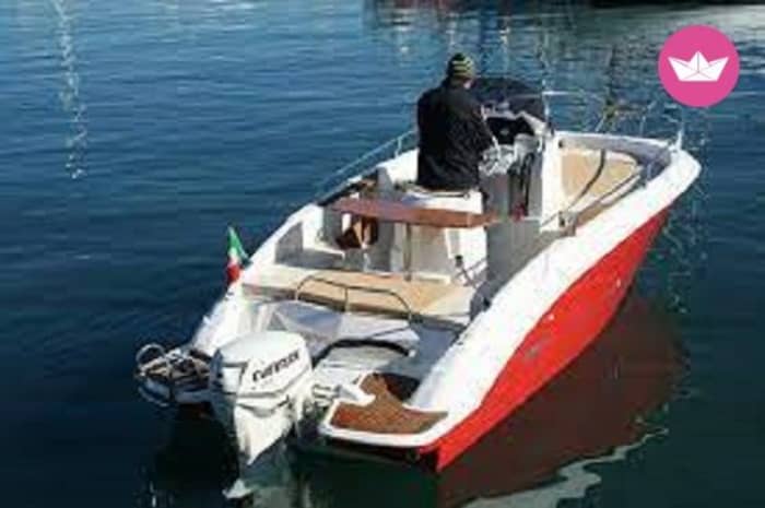 Boat tour from Capri: discover the charm of Capri by sea