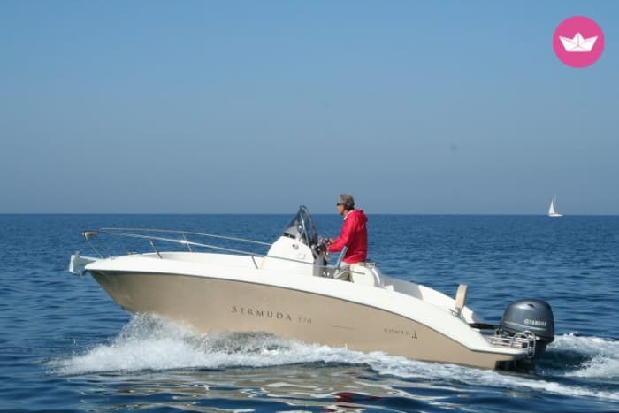 Boat tour from Capri: discover the charm of Capri by sea