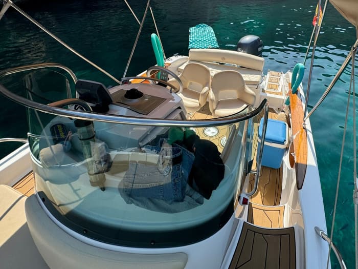 Spectacular 4-hour boat tour