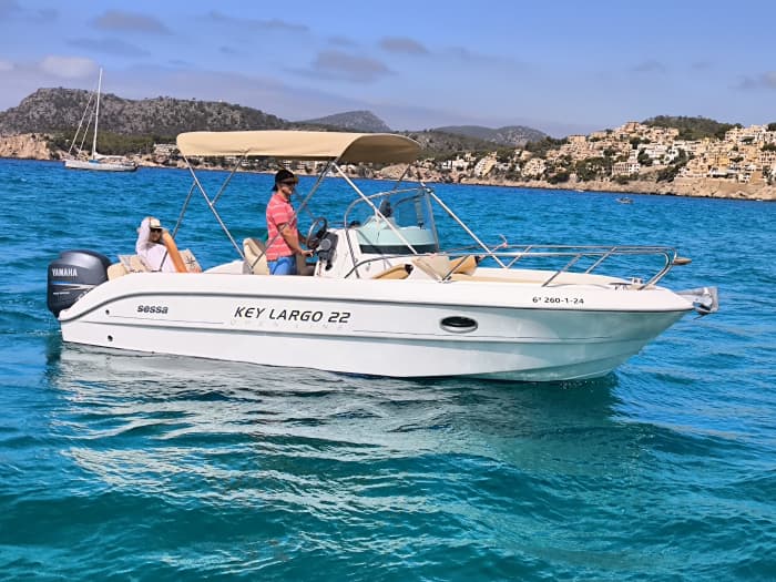 Spectacular 4-hour boat tour