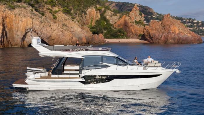 Descubra Saint-Tropez en yate privado.