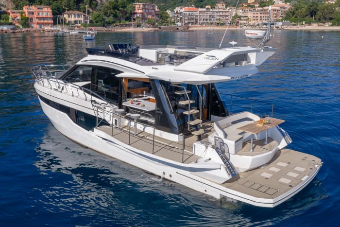 Descubra Saint-Tropez en yate privado.
