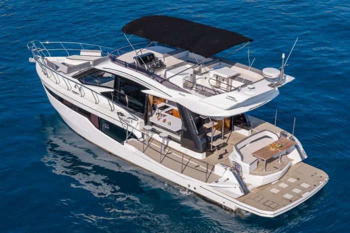 Descubra Saint-Tropez en yate privado.