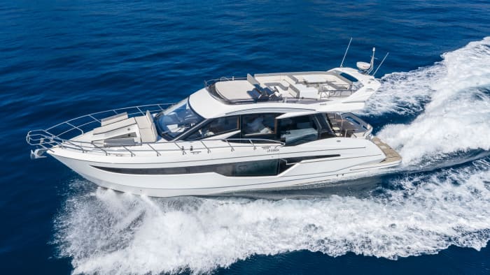 Descubra Saint-Tropez en yate privado.