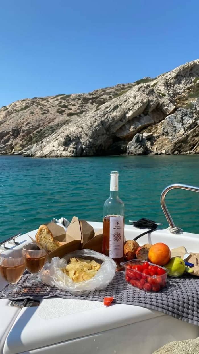 Your private motorboat for a day around Paros