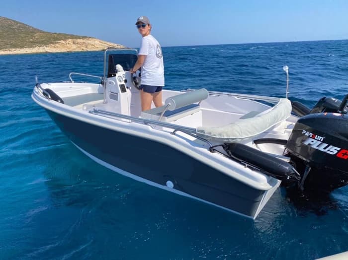 Your private motorboat for a day around Paros
