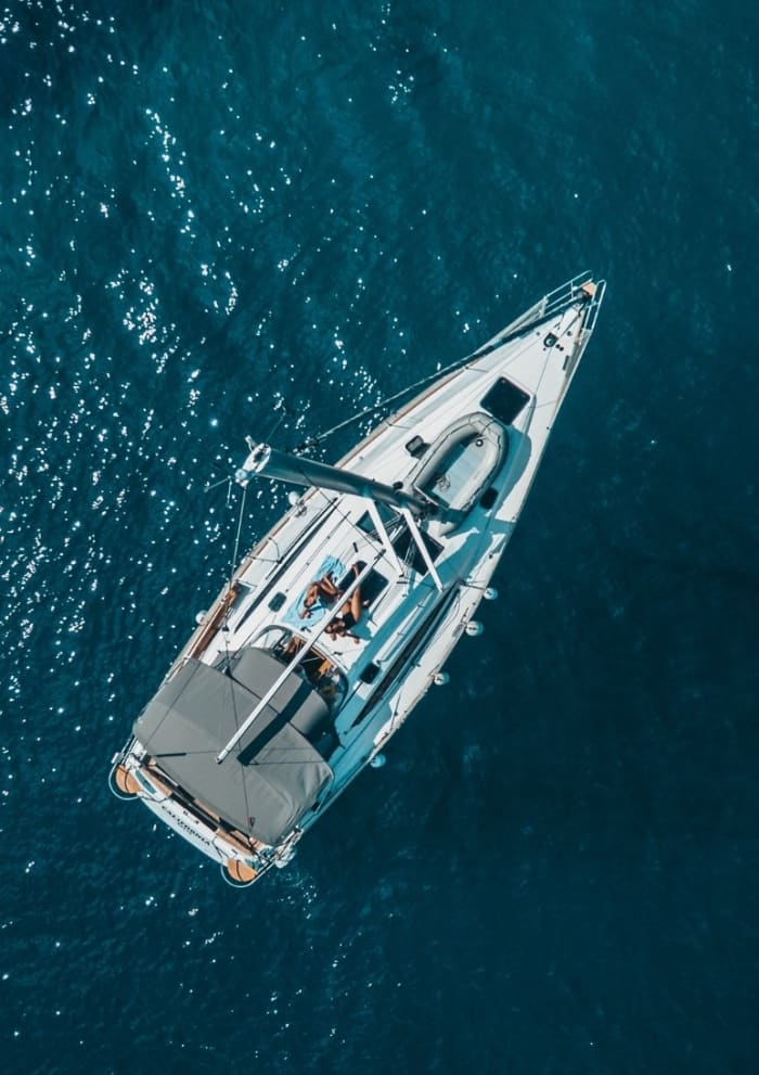 Breng 9 uur door met zeilen rond Marbella op een zeilboot.
