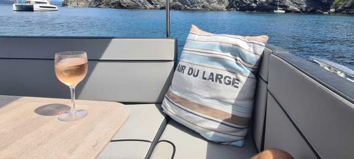 Utforska Bandol med båt: En heldag på vattnet ombord på en motorbåt