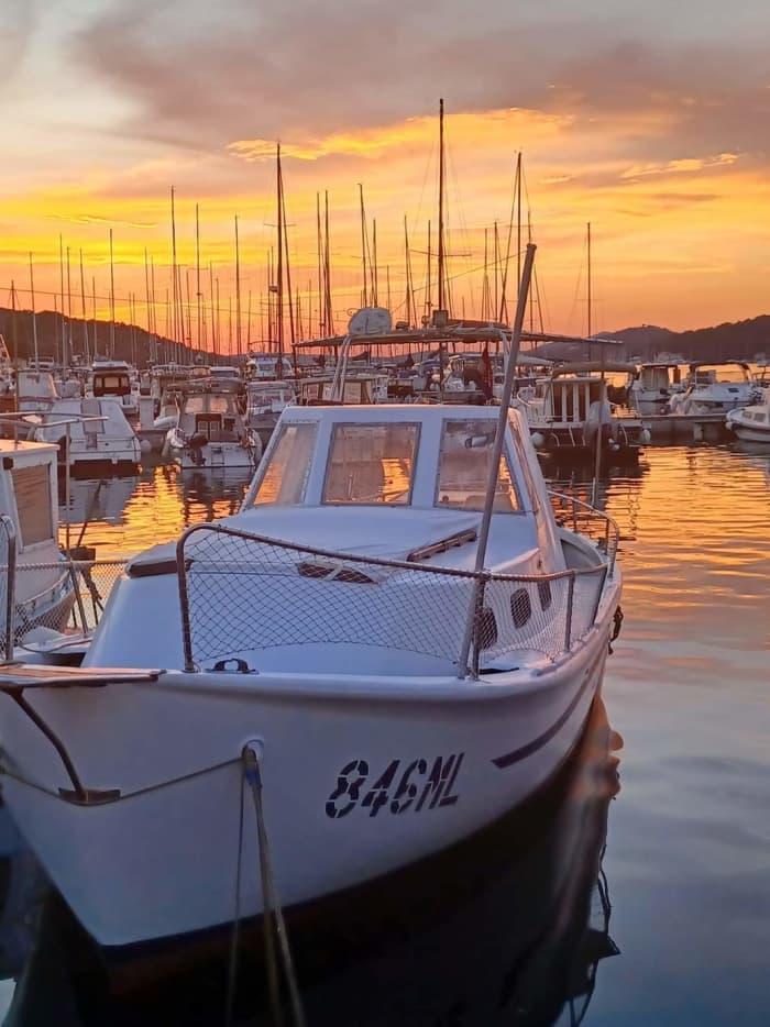 Ganztägiges Segelerlebnis in der Provinz Rimini