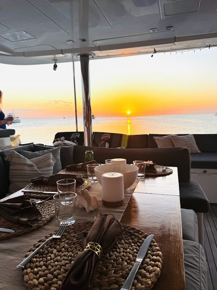Tramonto e prestigio in mare