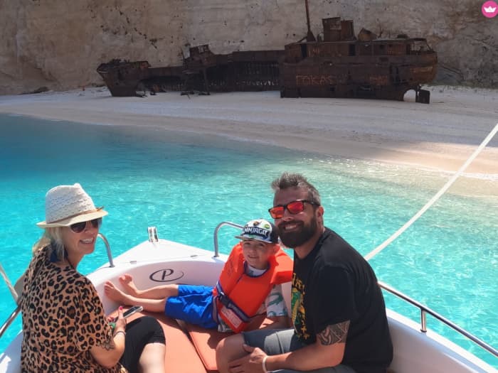Getaway to the south of Zakynthos: hidden turtles and caves