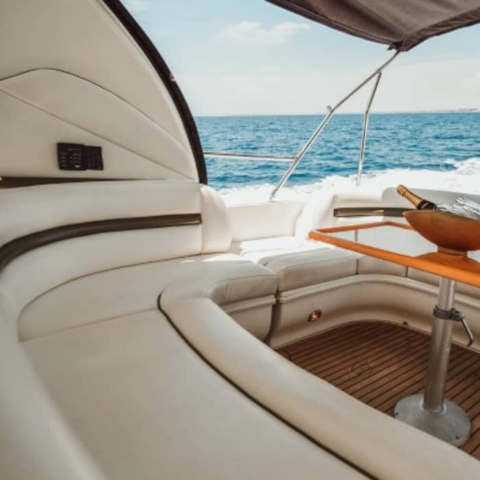 Relax in Ayia Napa: 8h of sun on a motorboat