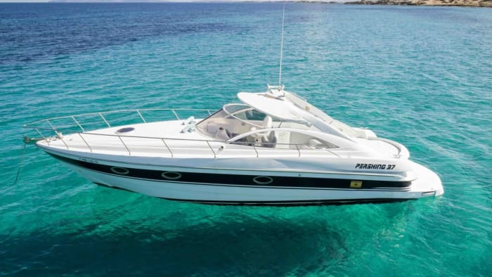 8 hours | Ibiza and Formentera: luxury, speed and turquoise sea