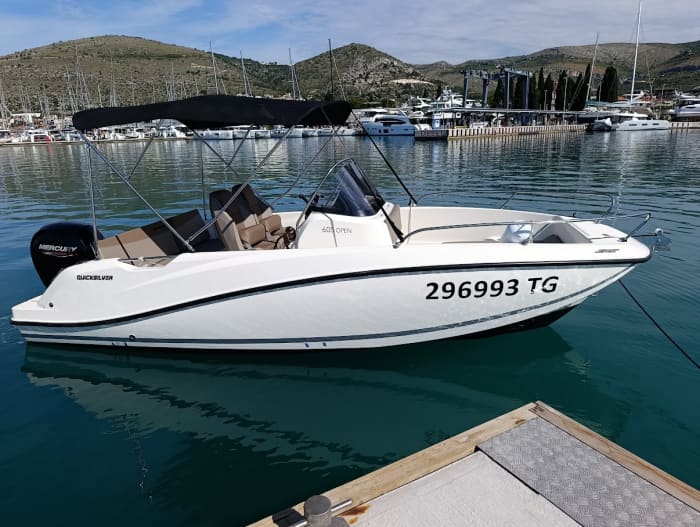 5 uur, 2 paradijselijke plekken: Trogir & de Blauwe Lagune