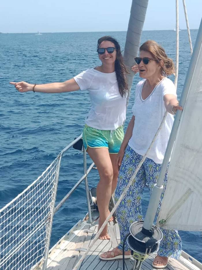Make every moment count: A full day of sun around Hyères on a sailboat