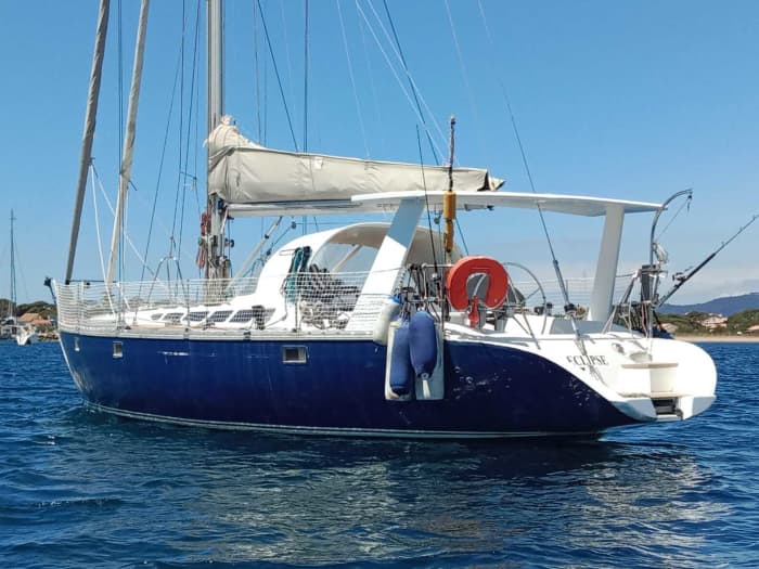 Make every moment count: A full day of sun around Hyères on a sailboat