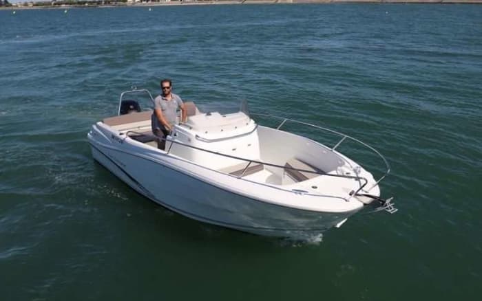 Bootsfahrt rund um Menorca – Halbtagestour